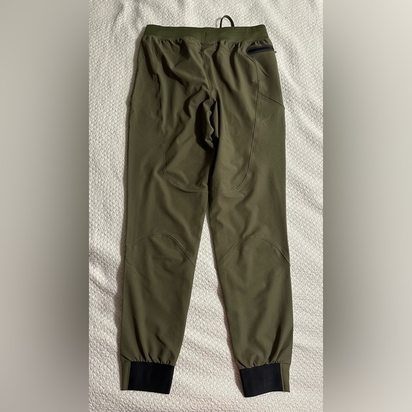 The Underarmour Unstoppable tapered pants size medium NWOT - Picture 10 of 12